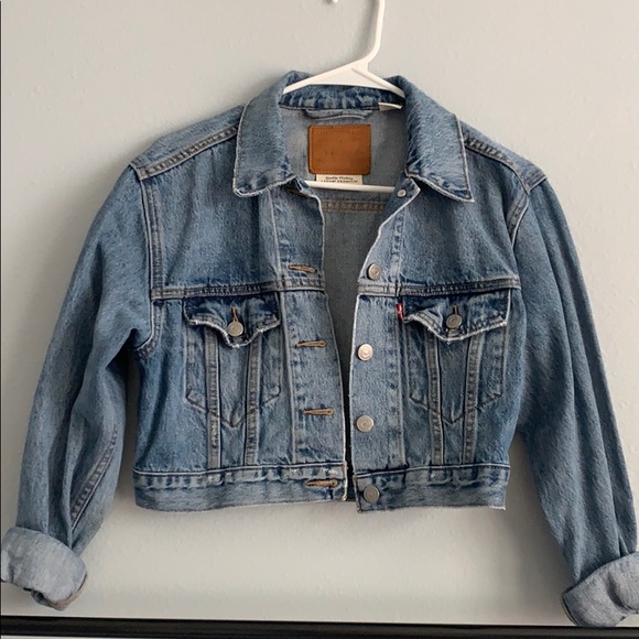 Levi's Jackets & Blazers - Levi’s Cropped Jean Jacket